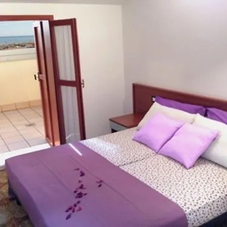 Residenz Carina Zweizimmer-wohnung Enchant Fuer 4 Personen Bibione